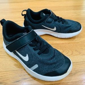 Nike • Flex Experience Running 8 Sneakers